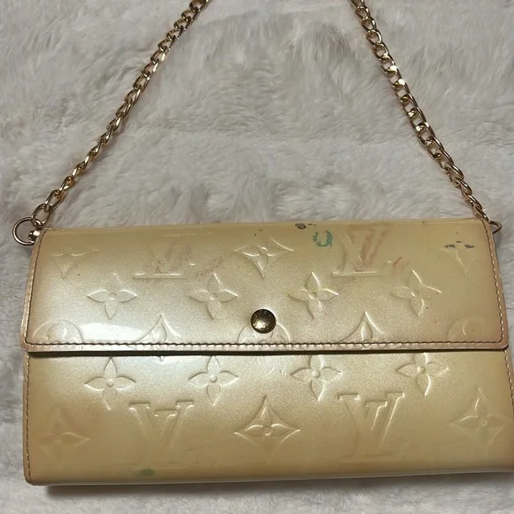 LOUIS VUITTON VERNIS SNAP WALLET- Authentic- Ombre Yellow​